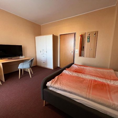 Hotelpension Am Thermalbad บาด เนินน์ดอร์ฟ ภายนอก รูปภาพ