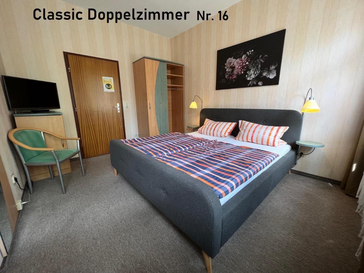 Hotelpension Am Thermalbad บาด เนินน์ดอร์ฟ ภายนอก รูปภาพ