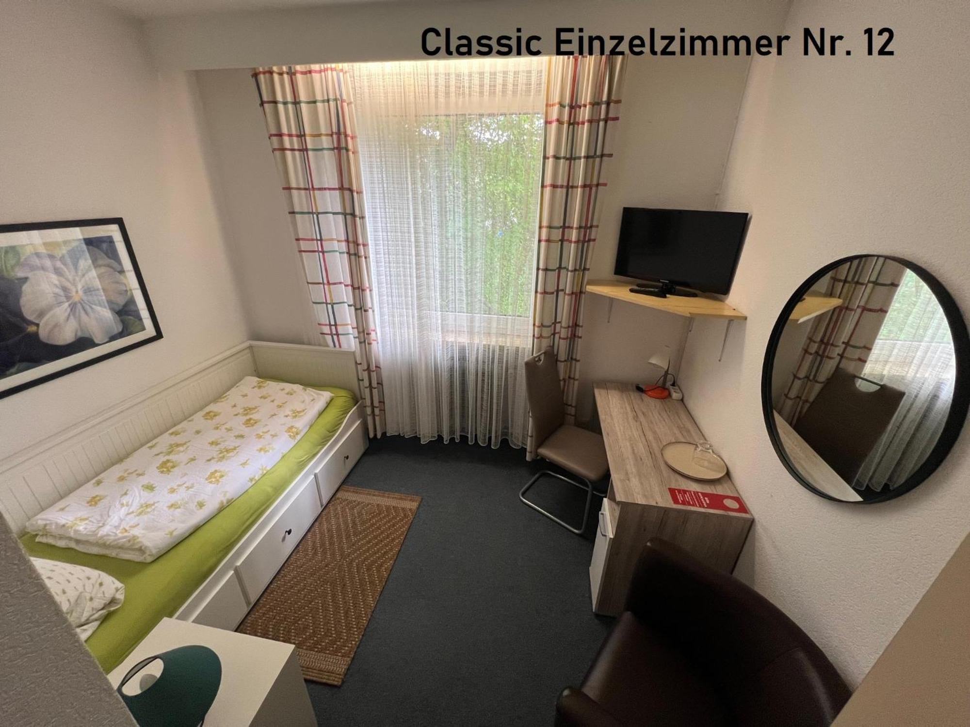 Hotelpension Am Thermalbad บาด เนินน์ดอร์ฟ ห้อง รูปภาพ