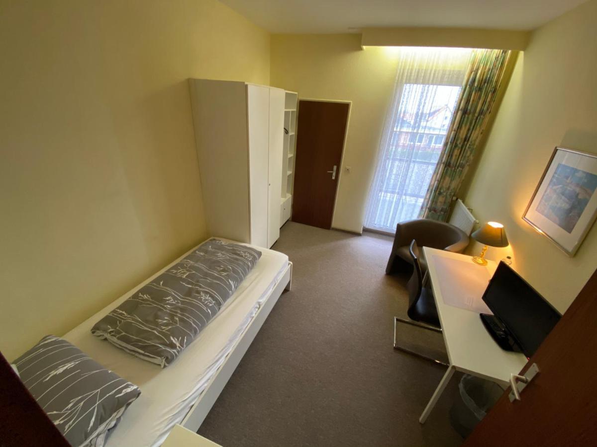 Hotelpension Am Thermalbad บาด เนินน์ดอร์ฟ ภายนอก รูปภาพ